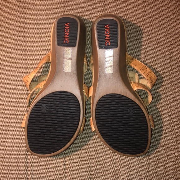 Vionic Corkscrew Wedge - Picture 7 of 7